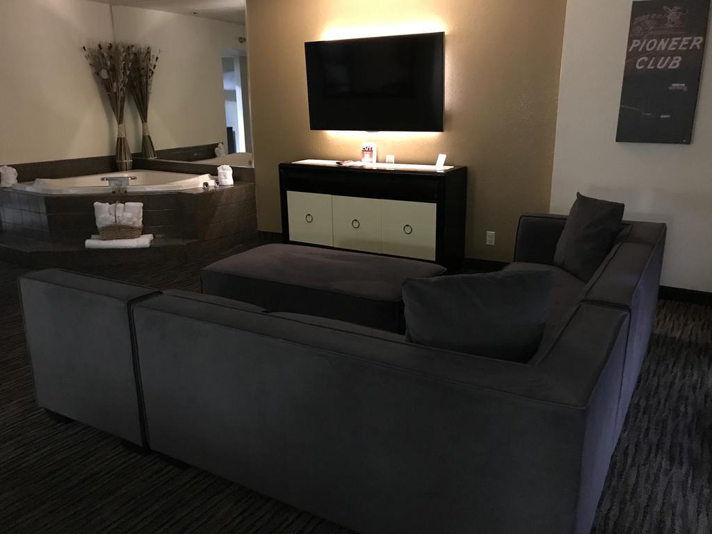 Ramada By Wyndham Terrible'S Hotel & Casino ジーン エクステリア 写真