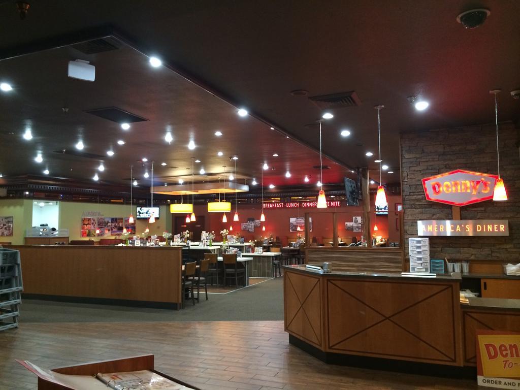Ramada By Wyndham Terrible'S Hotel & Casino ジーン エクステリア 写真
